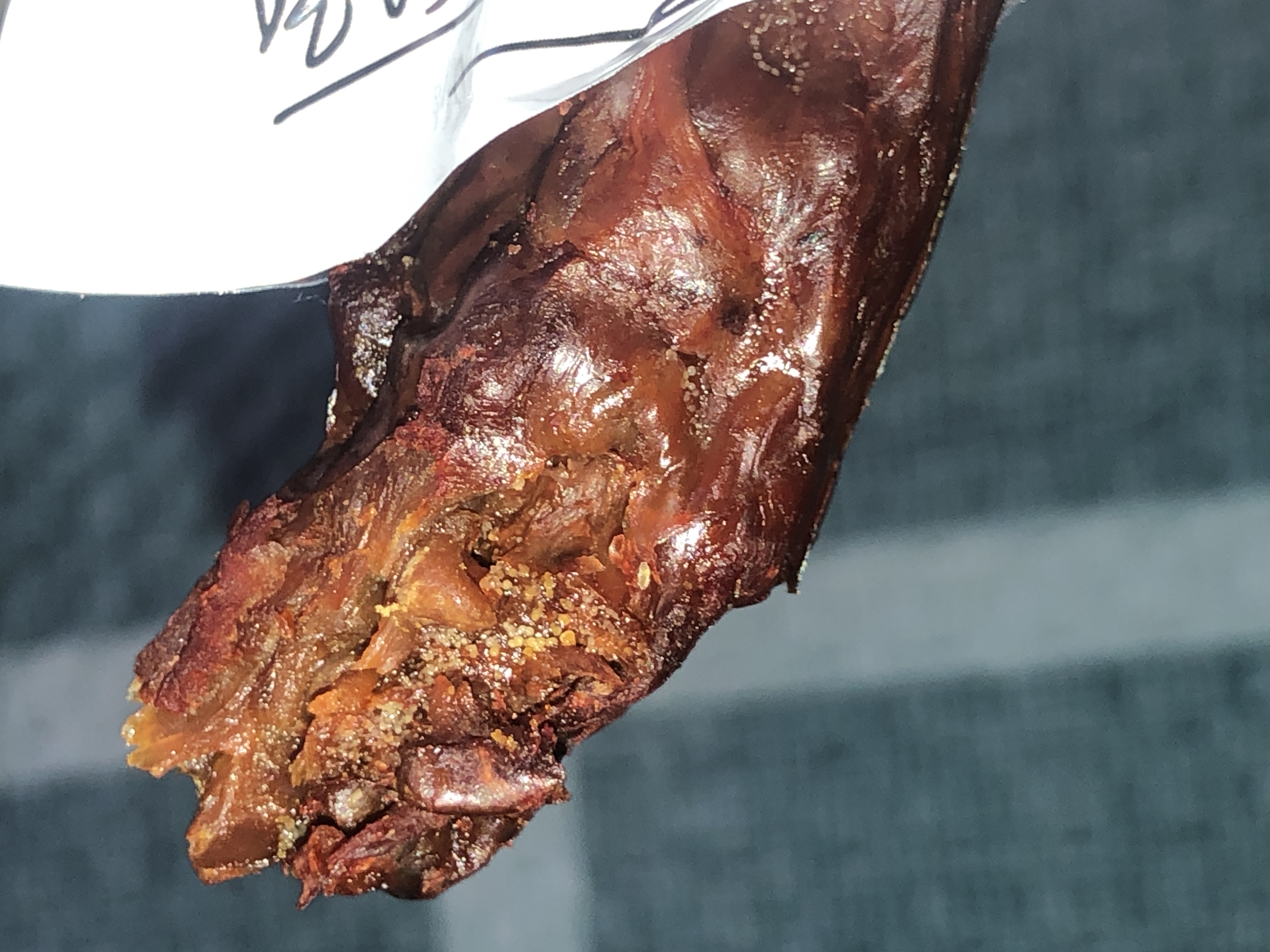 买的鸭脖中发现有类似虫卵的东西